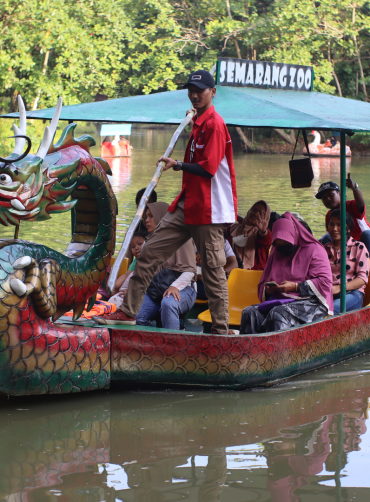 Wahana Perahu Naga Semarang Zoo